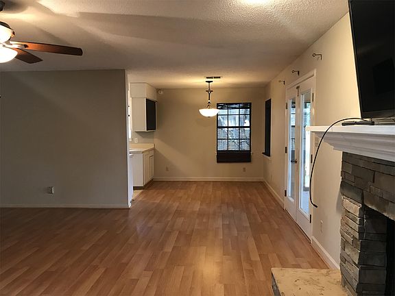 5th image of 820 N Lakeside Dr