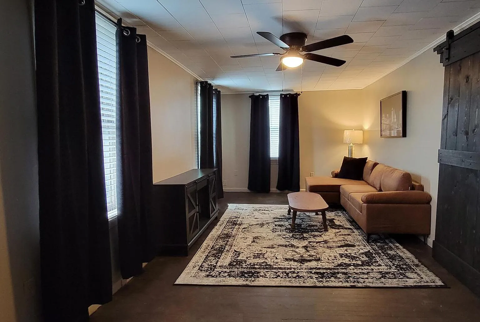 1 bed, 960 sqft, $1,100 — Photo 1