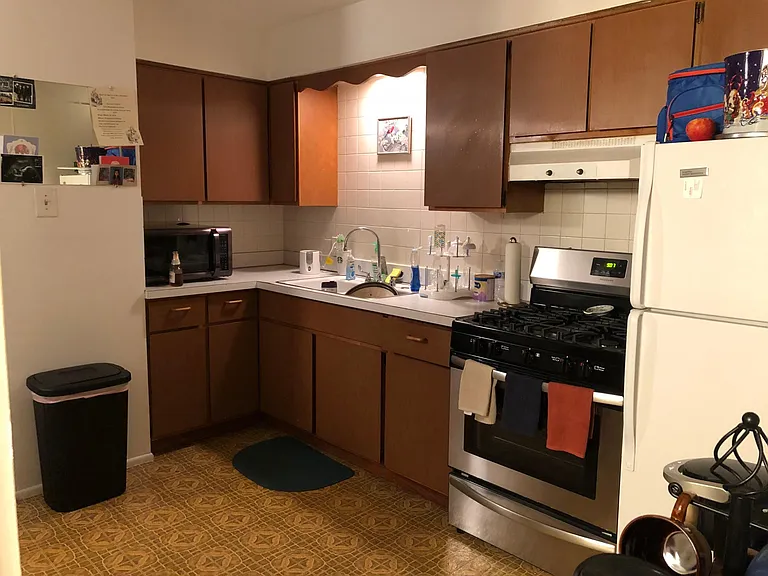 288 Oxford Ave #7 — Photo 1
