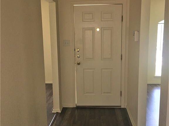 3rd image of 1227 E Avenue H