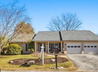 51 Pembroke Ln, Falling Waters, WV 25419