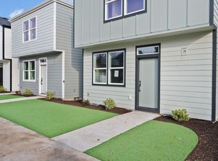 2830 N Crater Ln, Newberg, OR 97132