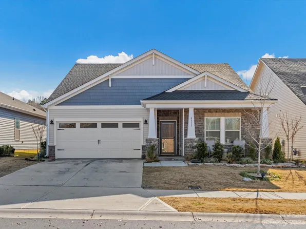 9311 Dunwich Dr, Gastonia, NC 28056