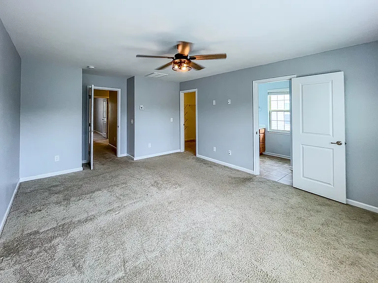 428 Christiane Way — Photo 4