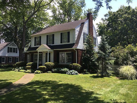 2nd image of 1452 Buckingham Ave