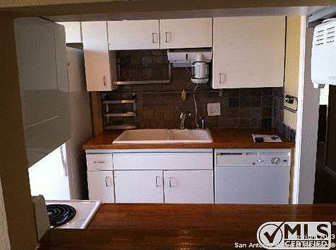 5th image of 8401 N New Braunfels Ave APT 208A