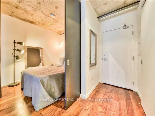 51 Trolley Cres #409, Toronto, ON M5A 0E9