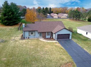 902 N Greenfield Dr, Freeport, IL 61032
