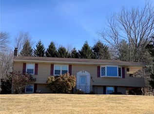 35 Lakeview Rd, Carmel, NY 10512