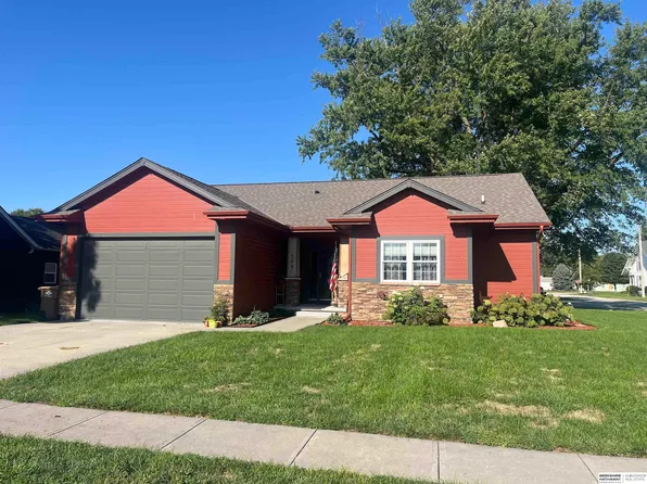 200 Iowa St, Murdock, NE 68407