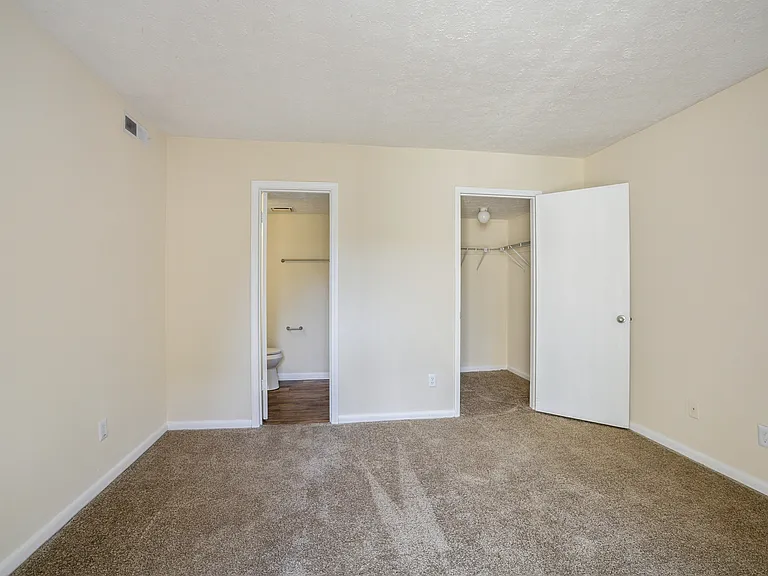 Aztec Villa Apartments — Photo 40