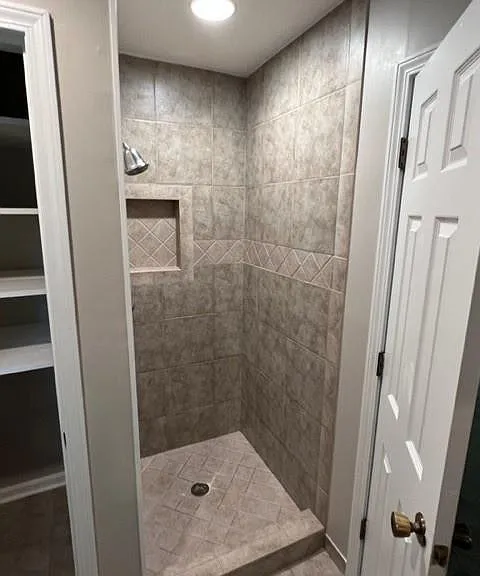 8010 Hickory Ct — Photo 14