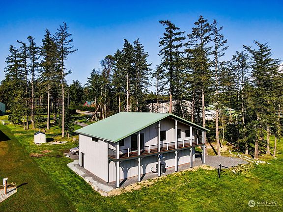 3rd image of 374 Cessna Avenue