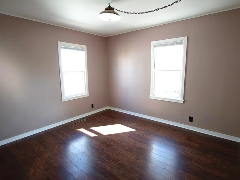 212 Santa Fe St — Photo 9