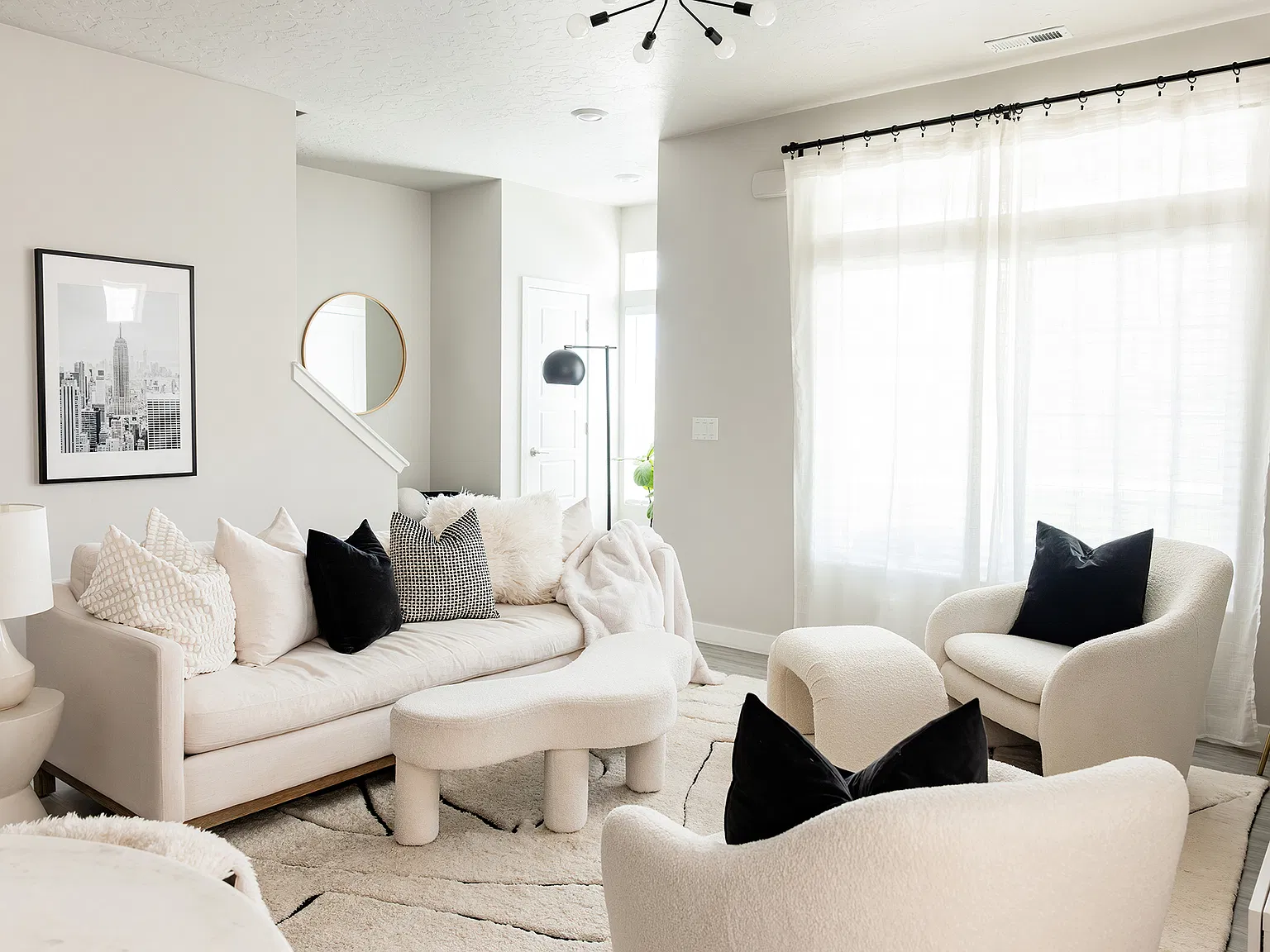 3 bed, 2.5 bath, 1600 sqft, $2,400 — Photo 4