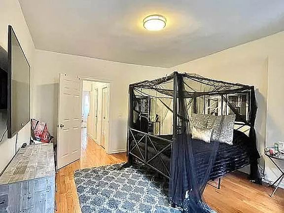 5th image of 1446 1st Ave #4N