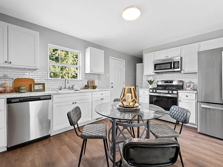 1024 Cypress Dr — Photo 10