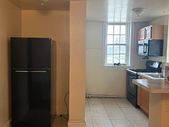 4th image of 4801 Pine St #4815-C2