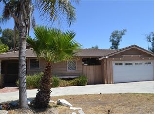 8450 Aqueduct Ave, North Hills, CA 91343