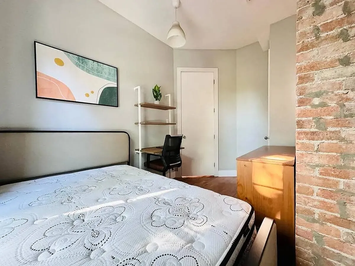 6 bed, 6.0 bath, 1200 sqft, $1,080 — Photo 2