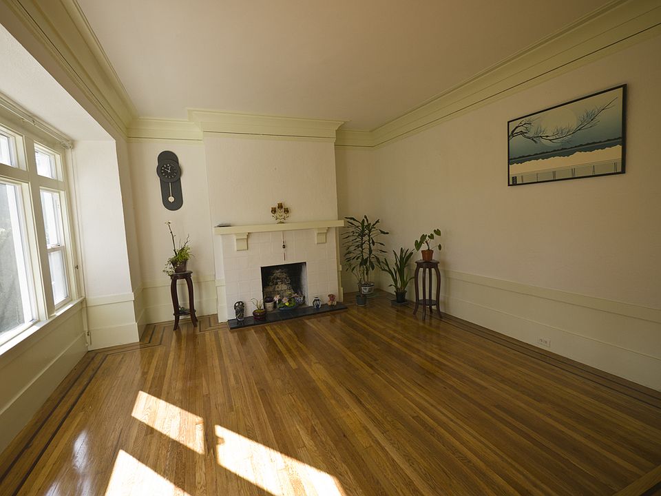 1st image of 1341 37th Ave