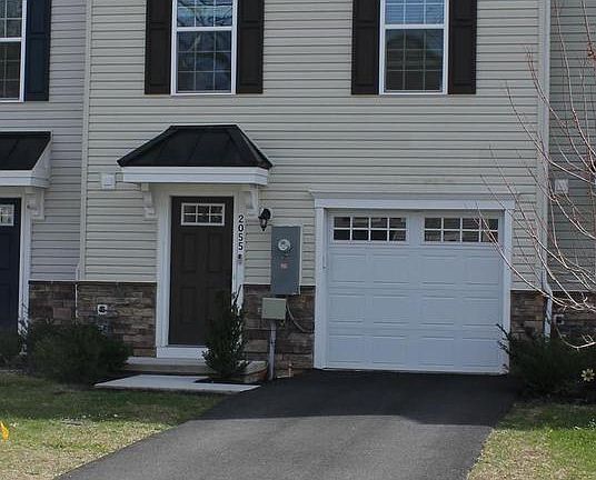 2nd image of 2055 Rivers Dr