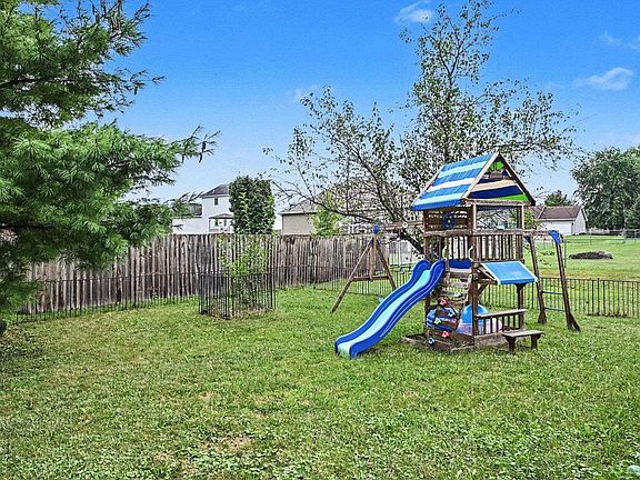 3rd image of 1458 Rutland Ct