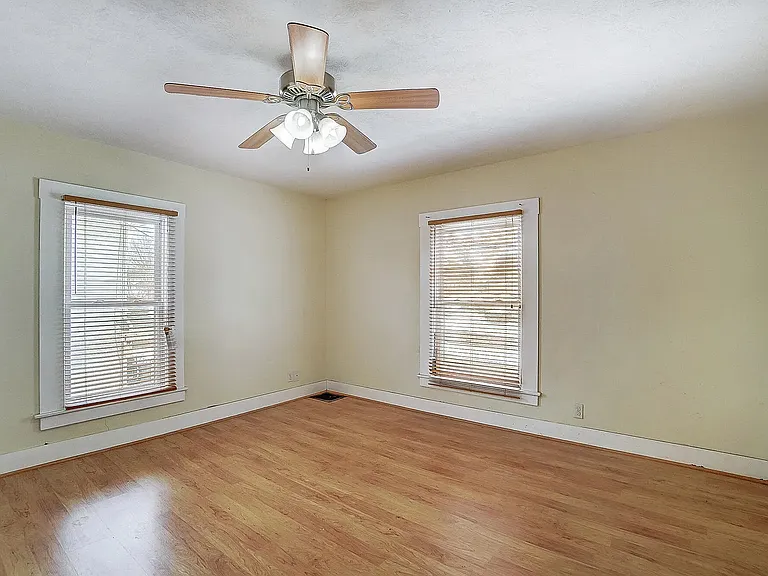 1407 Mound St — Photo 13