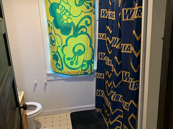 5th image of 344 Stewart St #1