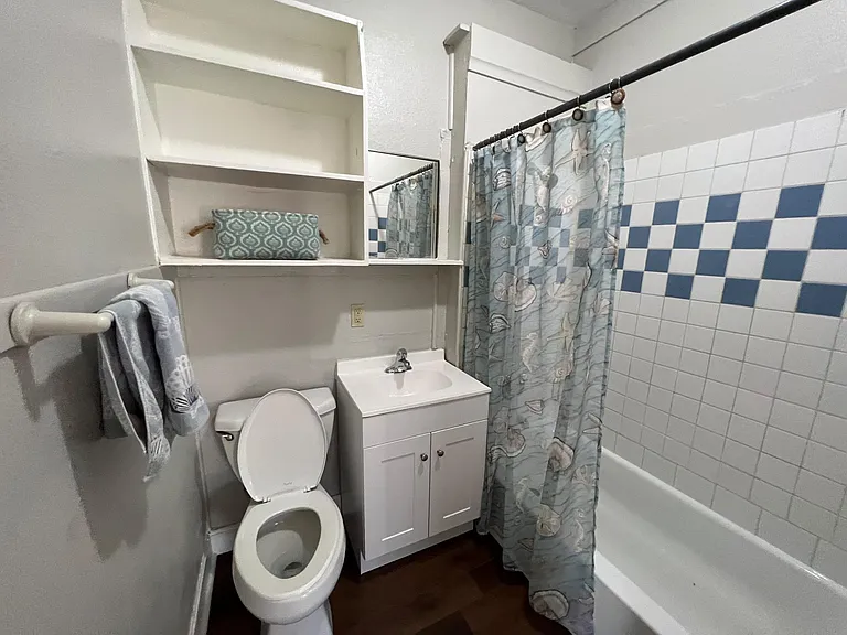 700 W Elsmere Pl — Photo 5
