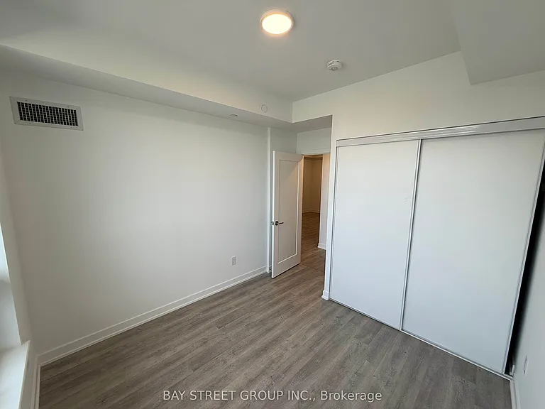 5105 Hurontario St #1703 — Photo 9