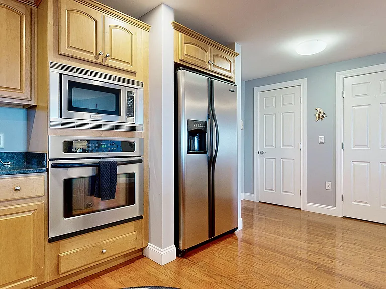 1 E Grand Ave #403 — Photo 8
