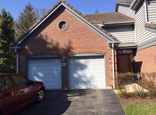 144 Easton Pl, Burr Ridge, IL 60527