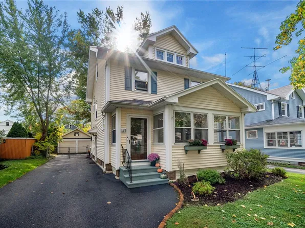 121 Irvington Rd, Rochester, NY 14620