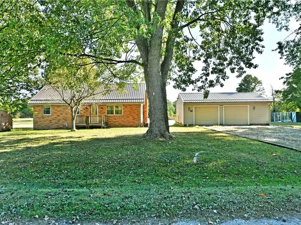 4365 N Lake Rd, West Farmington, OH 44491