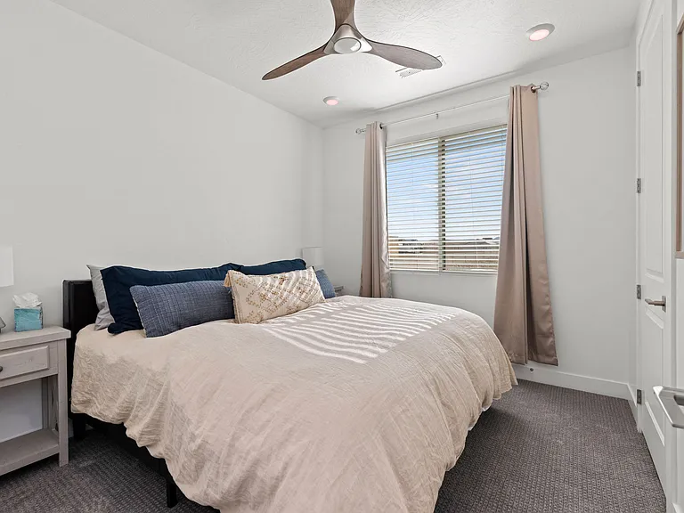 671 W Emerald Point Dr — Photo 20