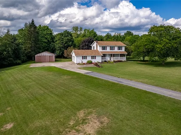 1277 W River Rd, Waterloo, NY 13165