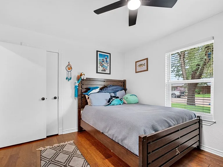 2409 Emerson Ct — Photo 37