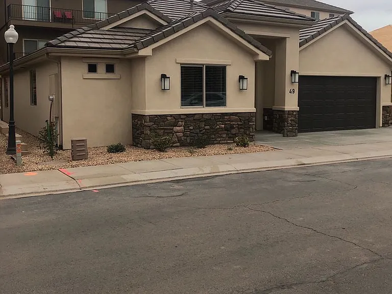 2261 S Tonaquint Dr #49 — Photo 2