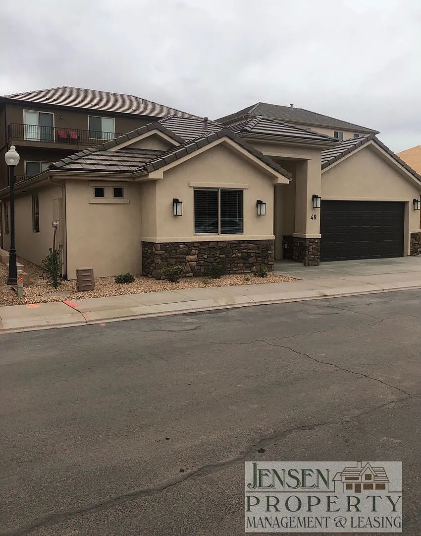 Building Photo - 2261 S Tonaquint Dr #49