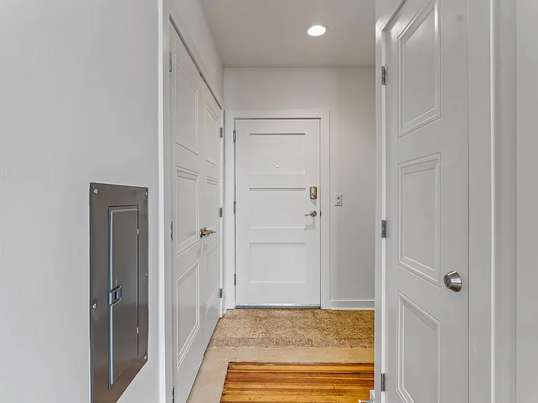 Mutual on Main Apartments — Photo 47