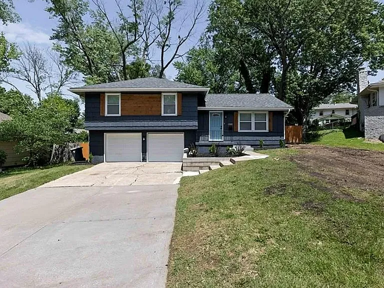 11027 Monroe Ct — Photo 1