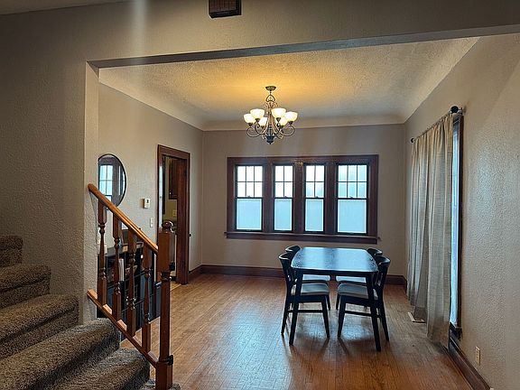 3rd image of 655 E 5th St