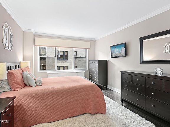 4th image of 311 E 71st St APT 4H