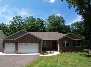 6719 Normandy Dr, Spring Grove, IL 60081