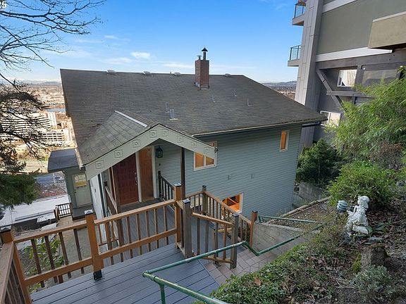 4th image of 2604 SW Buckingham Ave