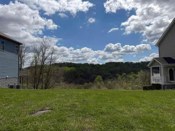 Woodbury Dr, Fairmont, WV 26554
