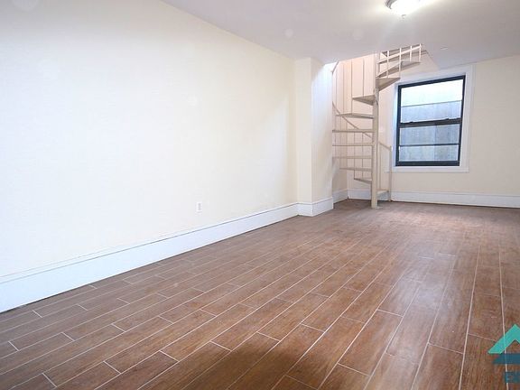 3rd image of 303 Stanhope St #1R