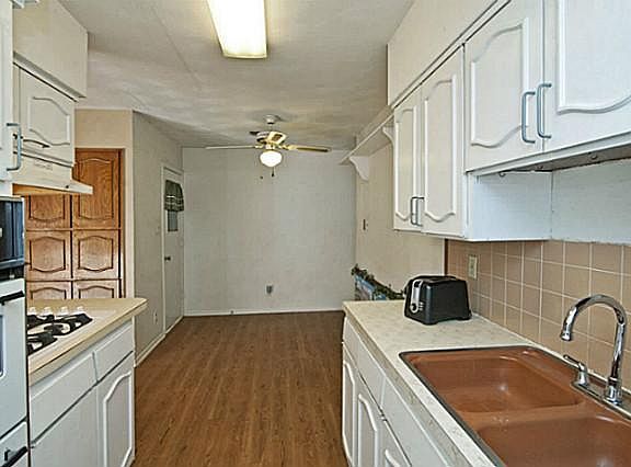 5th image of 1106 Andrews St