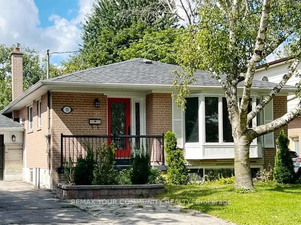 32 Collins Cres, Aurora, ON L4G 2W2